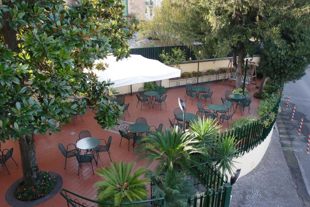 Hotel Villa Serena Castellammare di Stabia Exterior photo